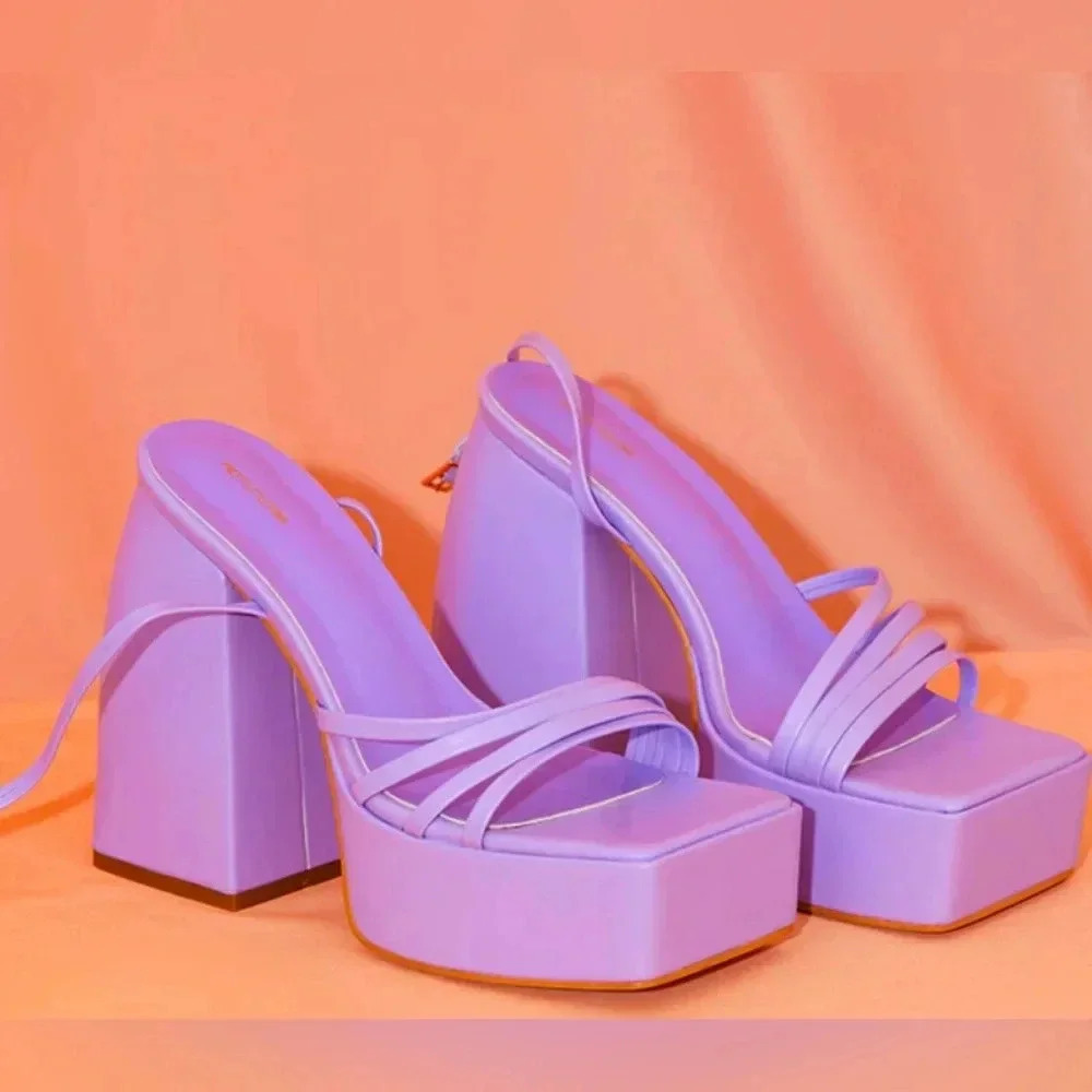 LILAC PU SQUARE TOE PLATFORM STRAPPY HEELED SANDALS